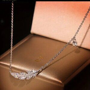Sterling Silver Feather 925 and Faux Diamonds Necklace Bead NWT
